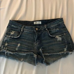 Zara low rise denim shorts
